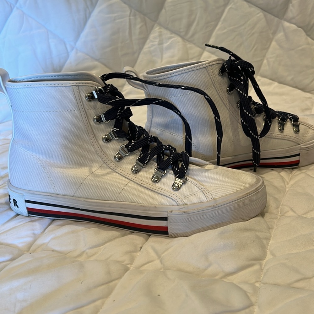 Tommy Hilfiger Hero Women's Oxford 8.5 (M) US White-Multi - Picture 3 of 11